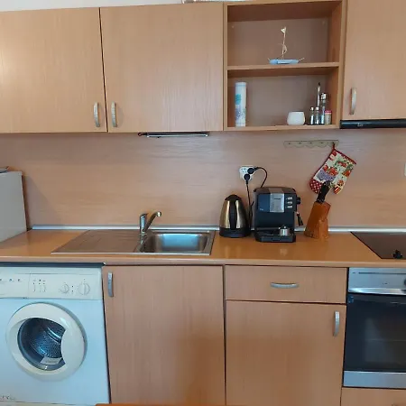 апартаменти-студия в комплекс нестинарка *