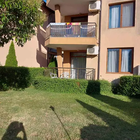 апартаменти-студия в комплекс нестинарка * Carevo