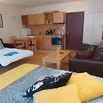 апартаменти-студия в комплекс нестинарка Apartament *