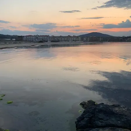 апартаменти-студия в комплекс нестинарка Lägenhet Tsarevo