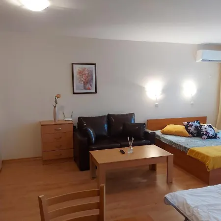 апартаменти-студия в комплекс нестинарка Lägenhet Tsarevo