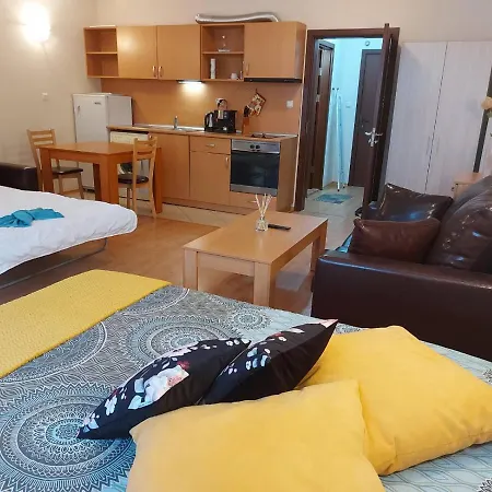 Apartman апартаменти-студия в комплекс нестинарка *