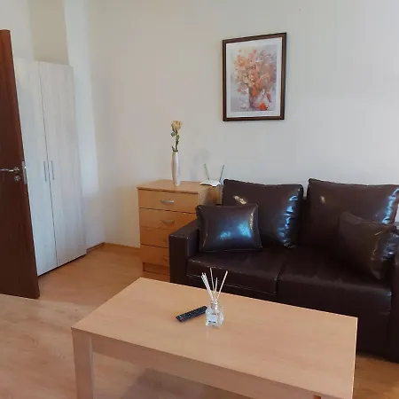 Apartman апартаменти-студия в комплекс нестинарка