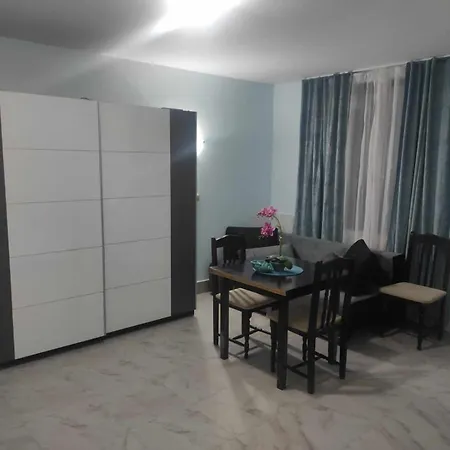апартаменти-студия в комплекс нестинарка Apartament Carewo