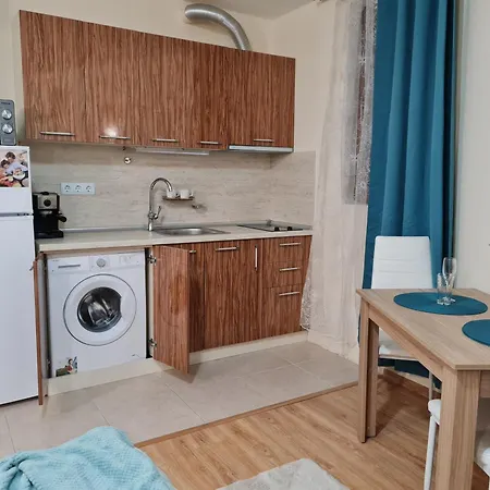 Apartman апартаменти-студия в комплекс нестинарка