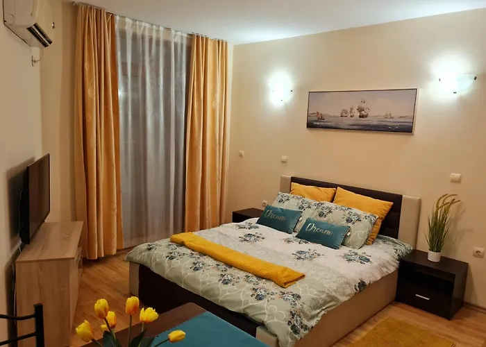 апартаменти-студия в комплекс нестинарка * Carevo