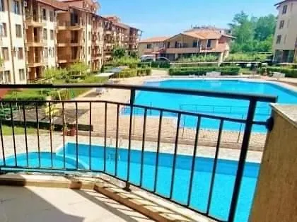 апартаменти-студия в комплекс нестинарка * Carevo