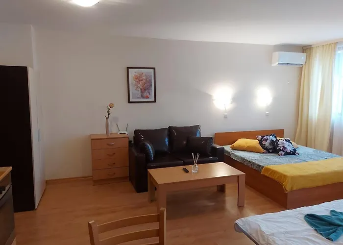 апартаменти-студия в комплекс нестинарка Apartmán Carevo